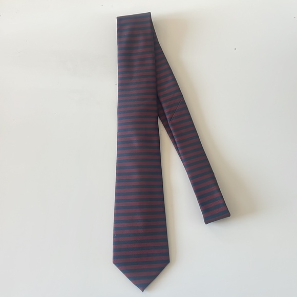 Banana Republic Burgundy and Navy Striped Men’s Necktie New with Tags - Picture 2 of 6